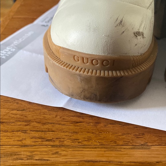 Gucci Women's Cream Ankle Boots with Logo Detail 35.5  is size . Made in Italy - Picture 6 of 13
